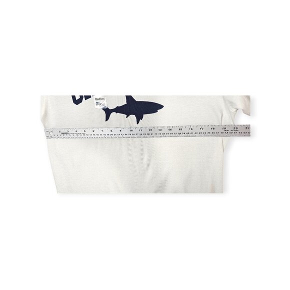 🛍️ Comfort Colors Cape Cod Shark T-Shirt - Men's Medium - White - Picture 4 of 9